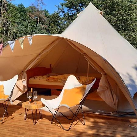 Glamping V Sadu Hotel Sadská Kültér fotó