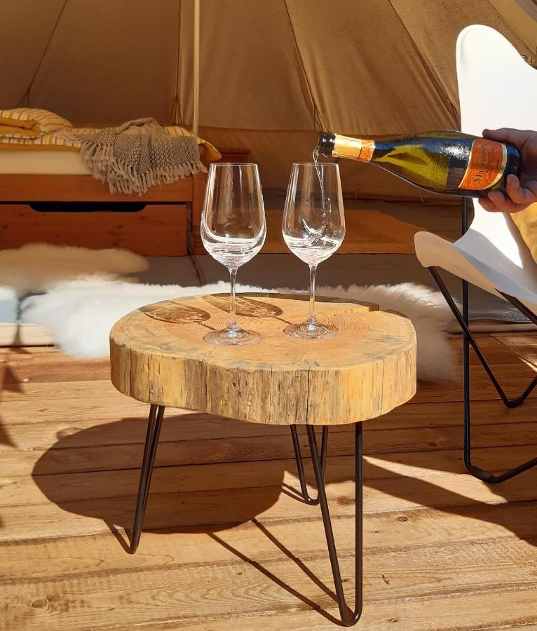 Glamping V Sadu Hotel Sadská Kültér fotó