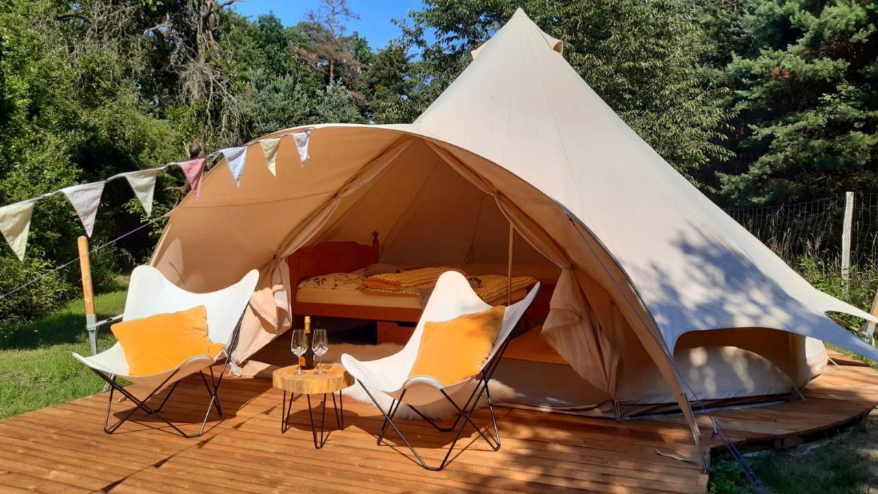 Glamping V Sadu Hotel Sadská Kültér fotó